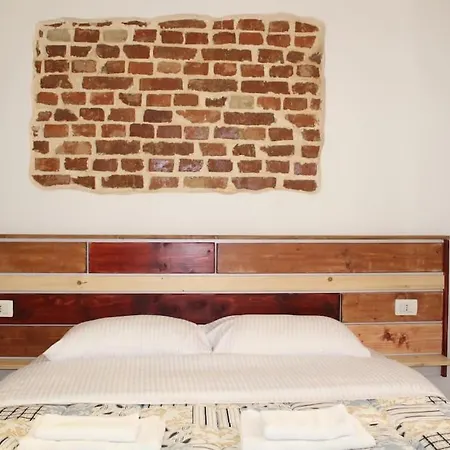 Downtown With Self Check-in 24/7. * Tirana